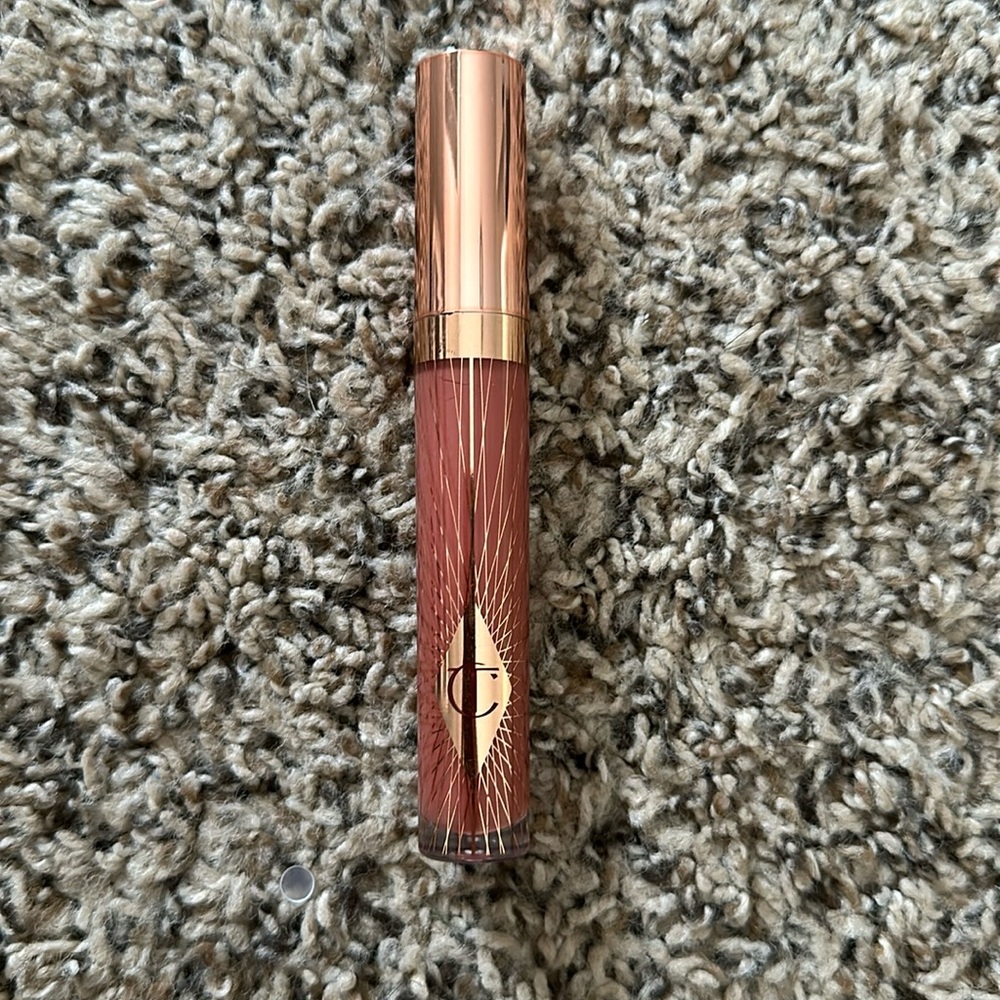 Swatched Charlotte Tilbury Pillow Talk Lip Plumping Lipgloss